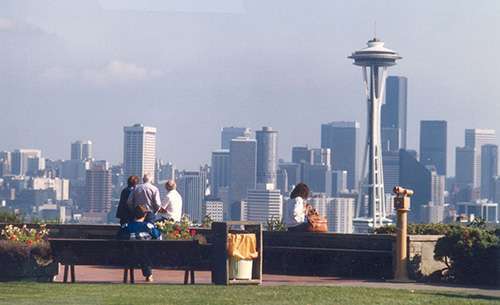 With an unsurpassed view of Elliott Bay and the Central City, with an occasional backdrop of Mount Rainier, Kerry Park is famous for iconic views of the Emerald City.