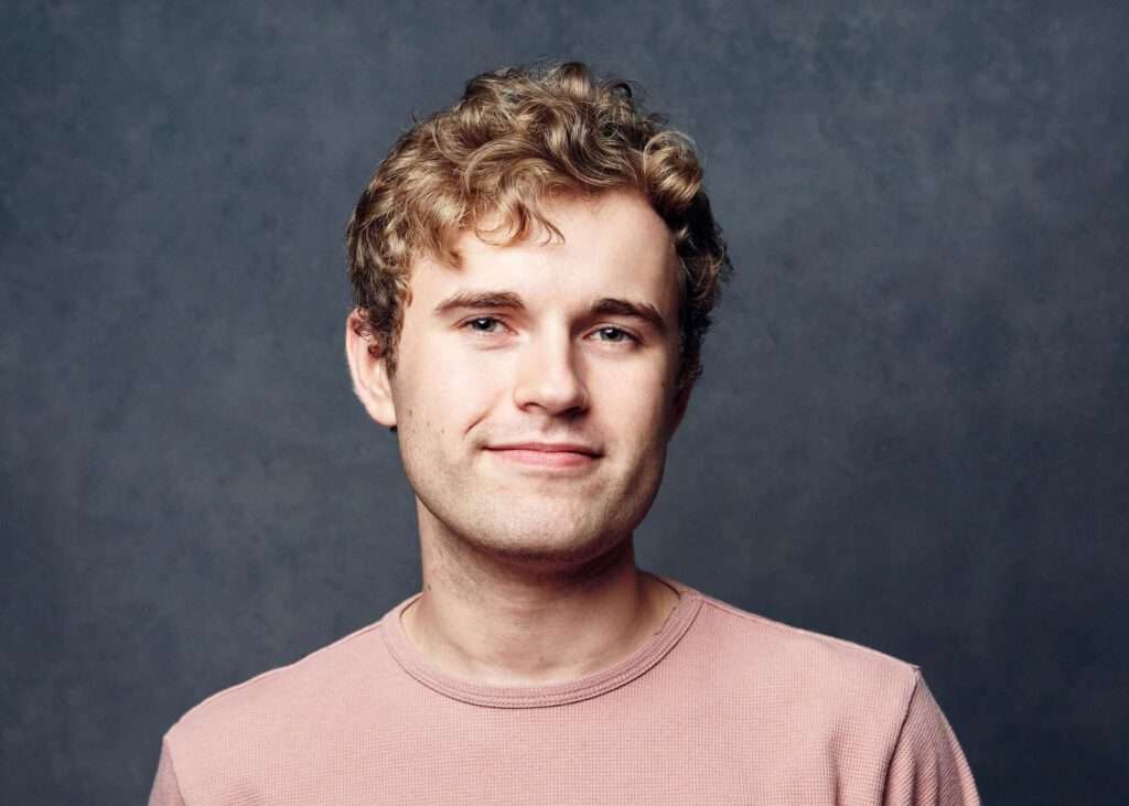 Ry Armstrong (they/them)